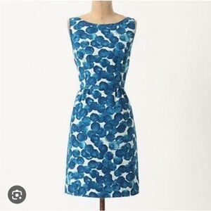 Tabitha size 6 white with blue pattern dress